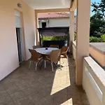 Apartament Ara-kata *